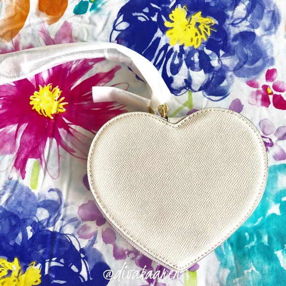 SALE! COACH Heart Wristlet Slv/White - Picture 3 of 11